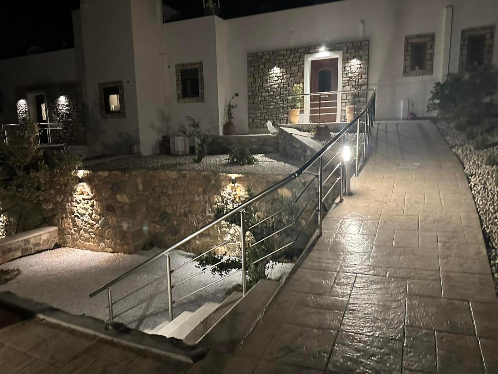 Mediterranean View Villa Makrýgialos エクステリア 写真