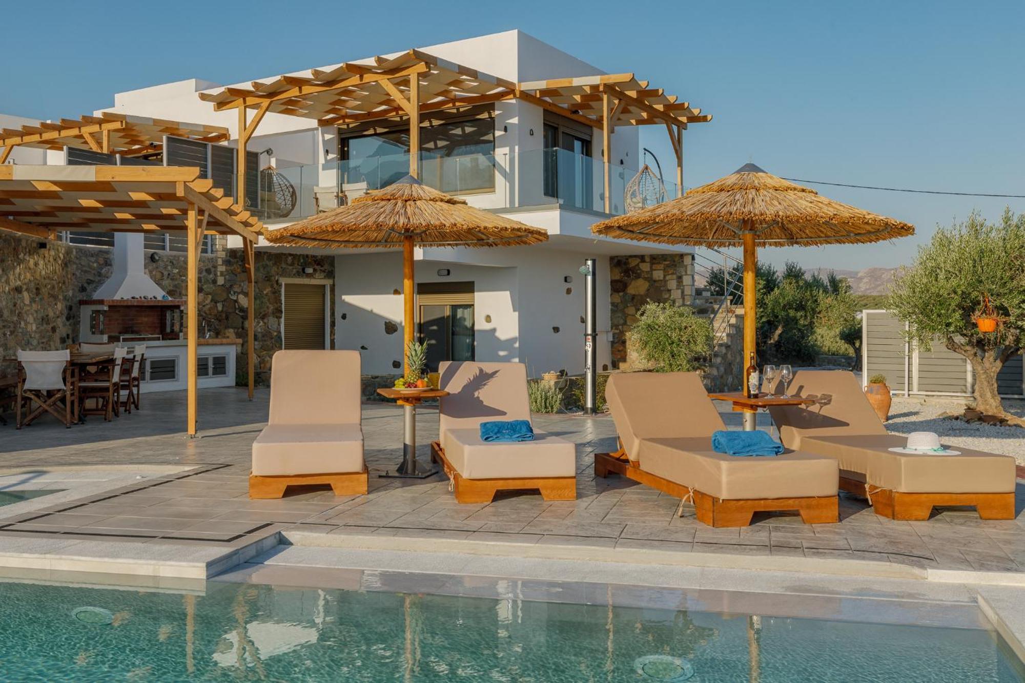 Mediterranean View Villa Makrýgialos エクステリア 写真