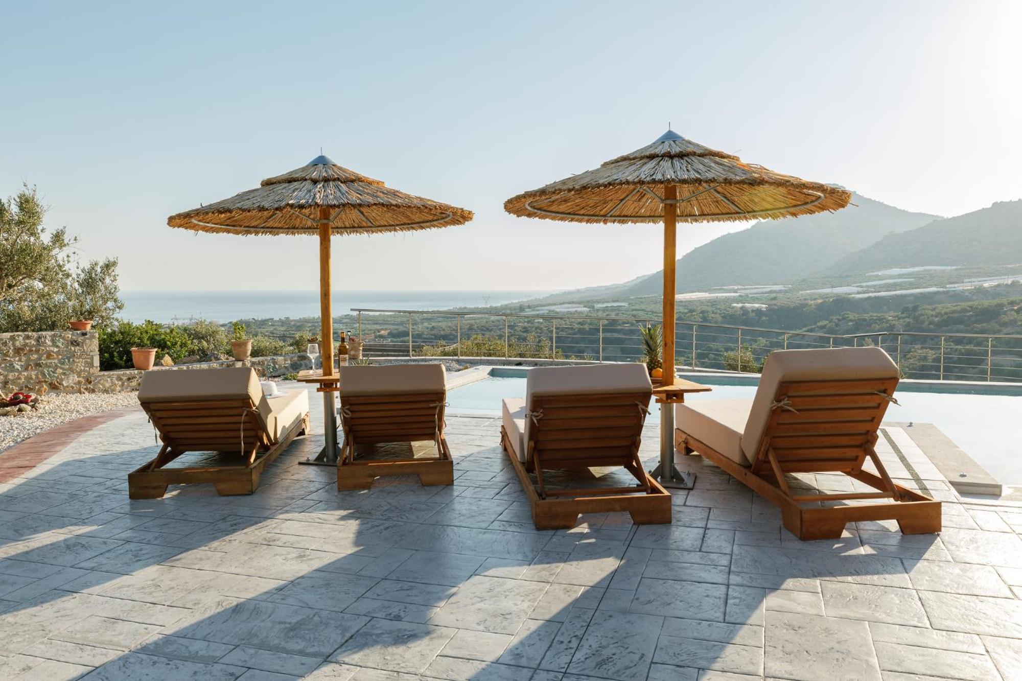 Mediterranean View Villa Makrýgialos エクステリア 写真