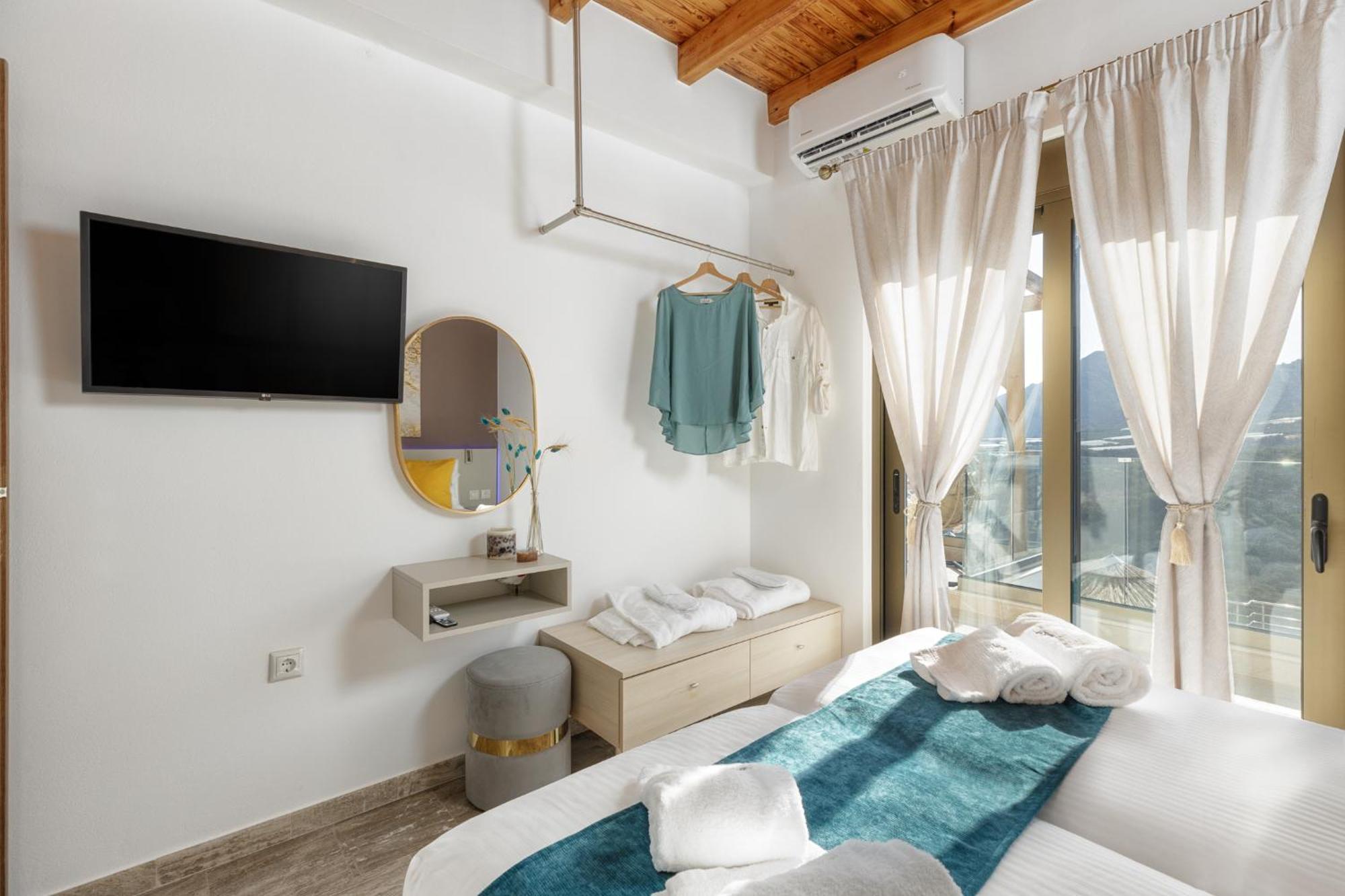 Mediterranean View Villa Makrýgialos エクステリア 写真