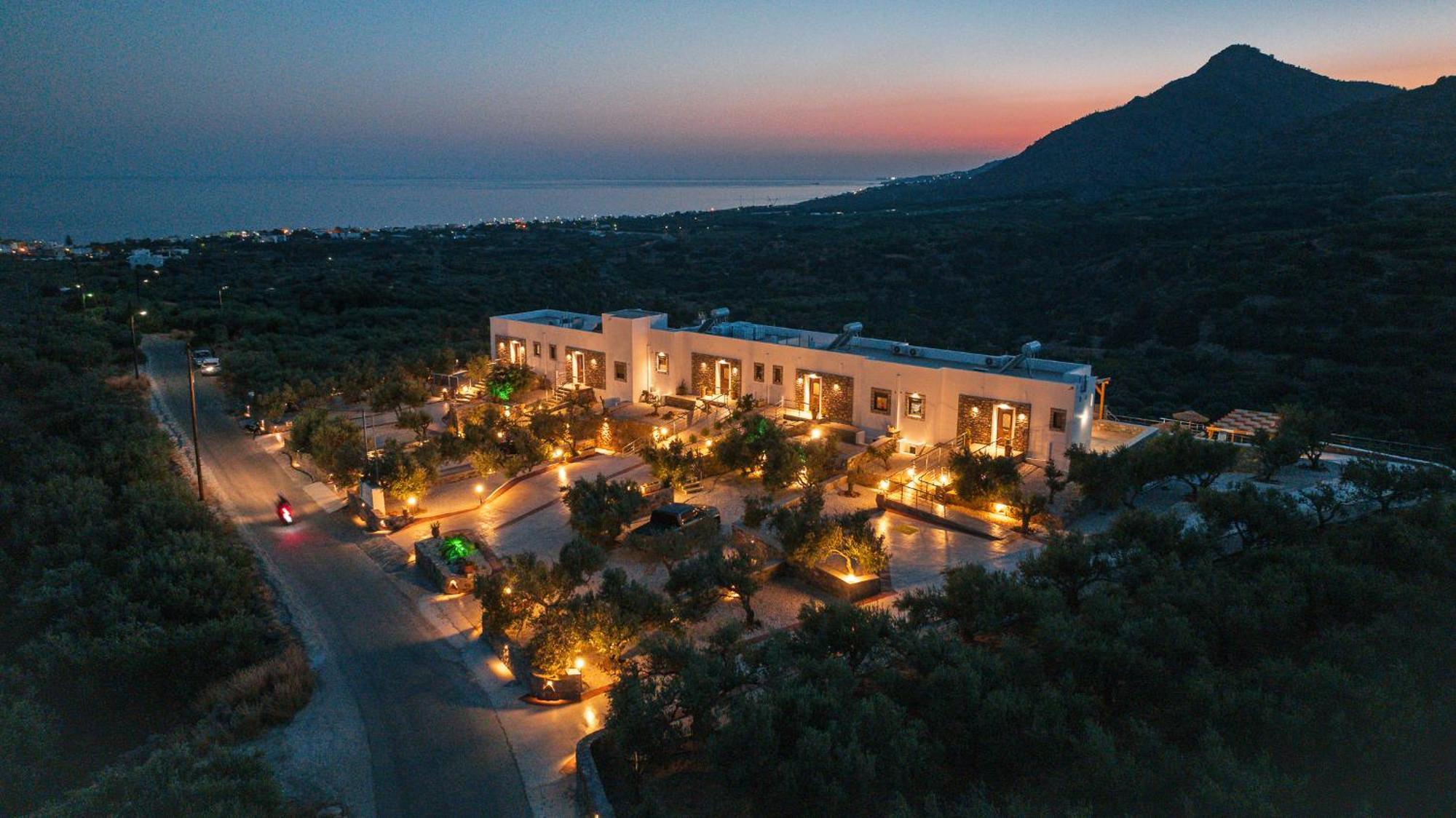 Mediterranean View Villa Makrýgialos エクステリア 写真
